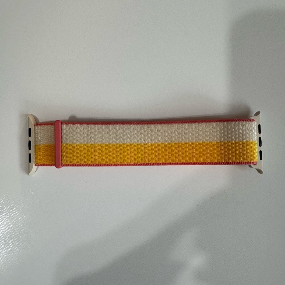 Apple Watch 45mm Maize/White Sport Loop